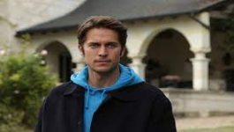 Emily in Paris - Season 02 Episode 02